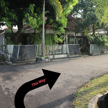 Kembar Guesthouse Yogyakarta Exterior foto