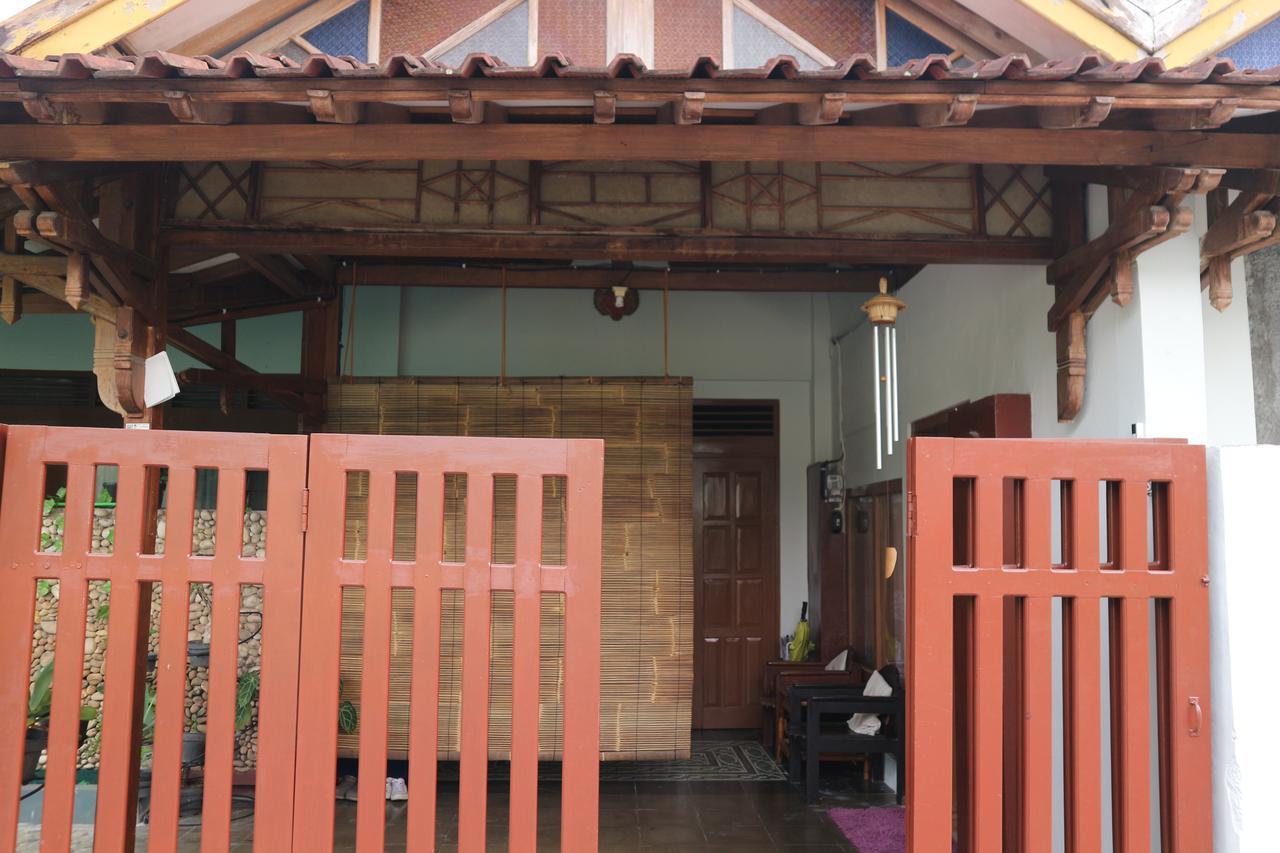 Kembar Guesthouse Yogyakarta Exterior foto